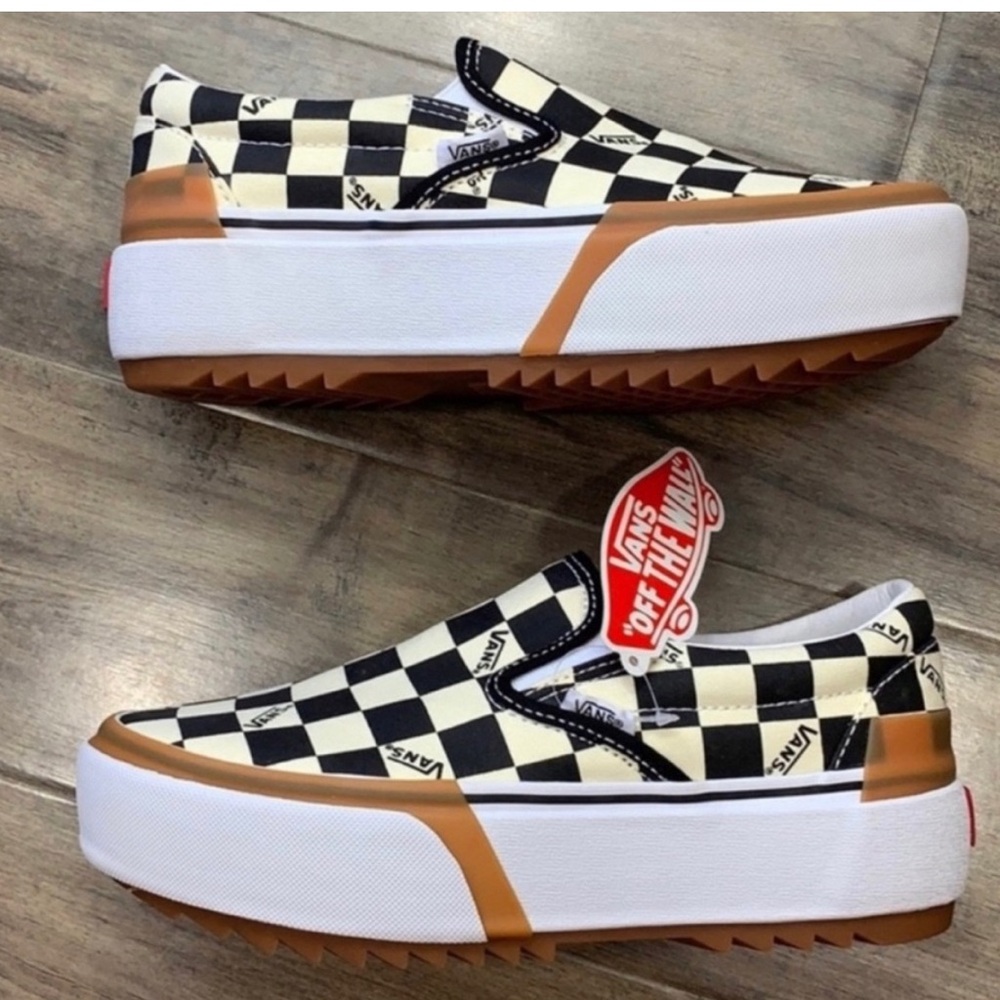 ISO!! Looking for these shoes!! In search of! Please 🤞🏼